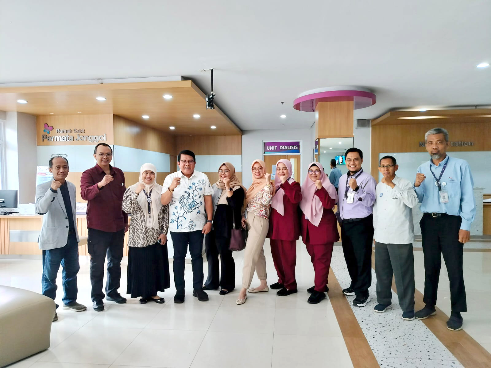 Rapat Koordinasi dan Komunikasi dengan Direktur RS. Permata Jonggol dan Tim, Ketua DPK APINDO Kab.Bogor dan Tim dan Rektor I dan Tim Institut Sains dan Teknologi Nasional (ISTN) membahas program Diploma 3 (D3) Farmasi di RS Permata Jonggol.